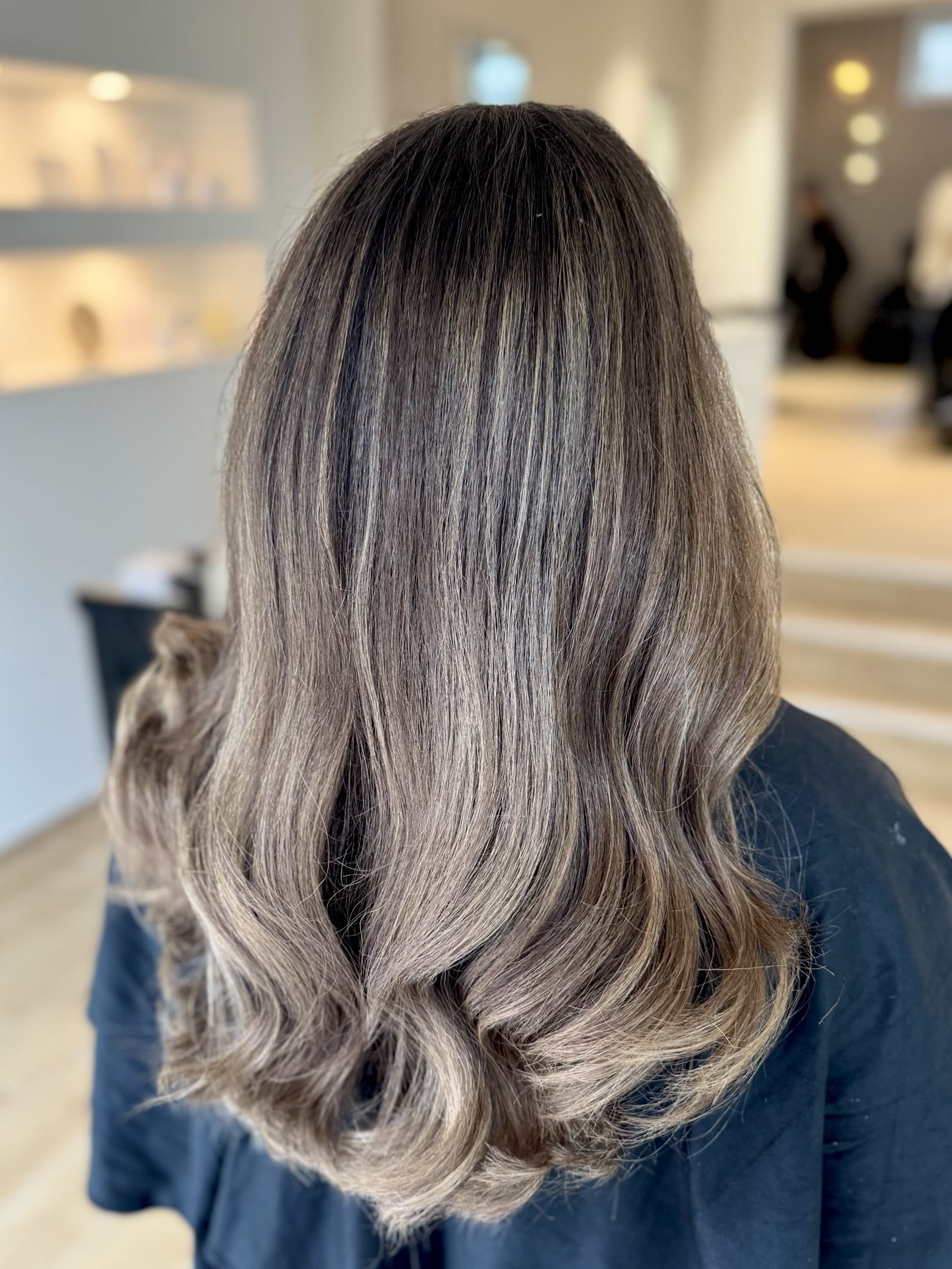 Kühle Farbtechnik von Hair by Serfi